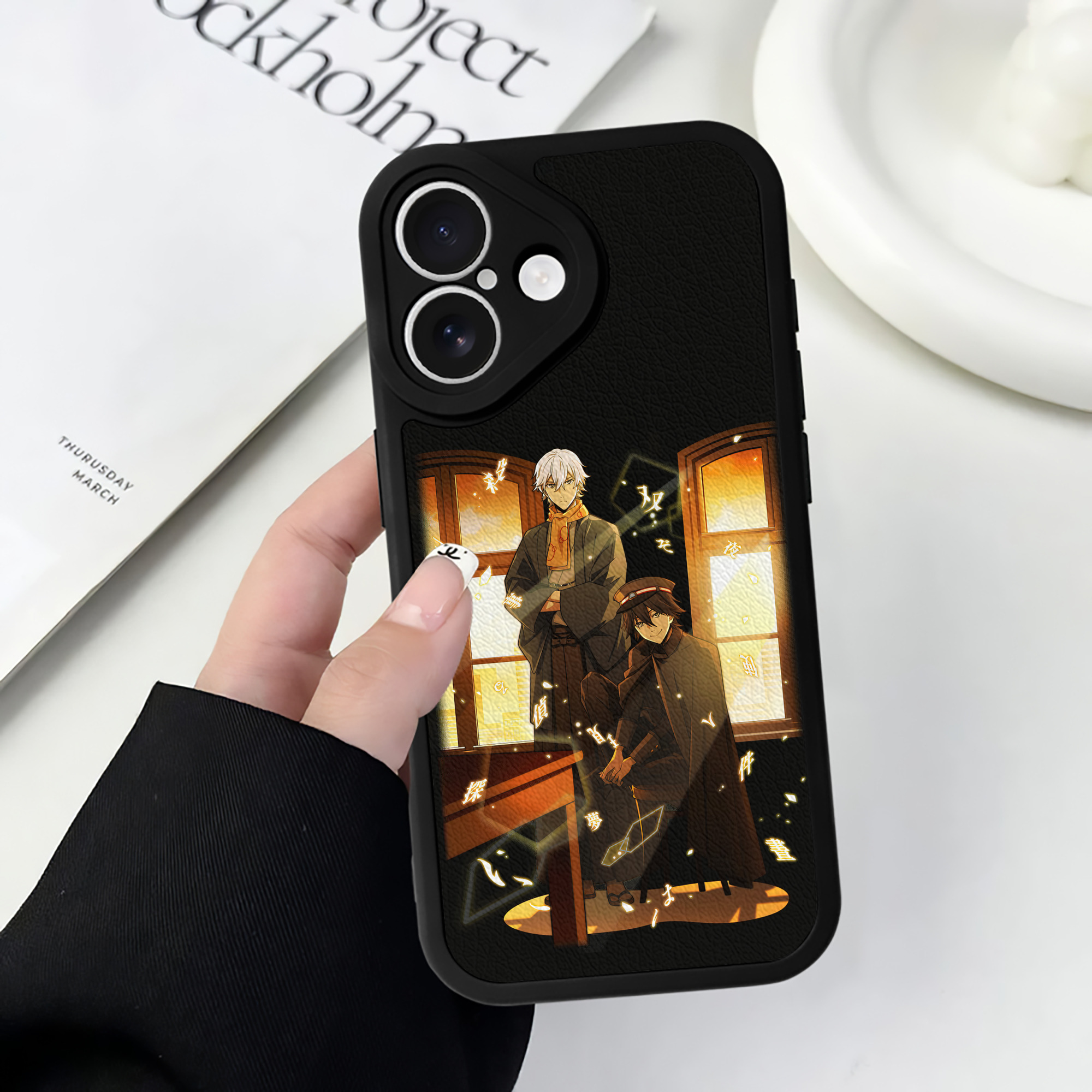 （画像用） 文豪ストレイドッグス Bungo Stray Dogs 【iPhone 16シリーズ対応】シリコンスマホケース（レザー調） 材質：シリコン